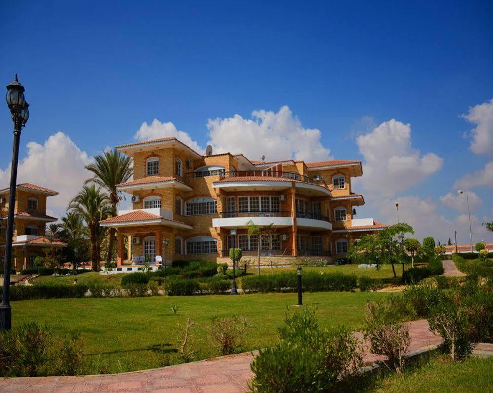 Tolip Inn Resort Fāʼid Bagian luar foto