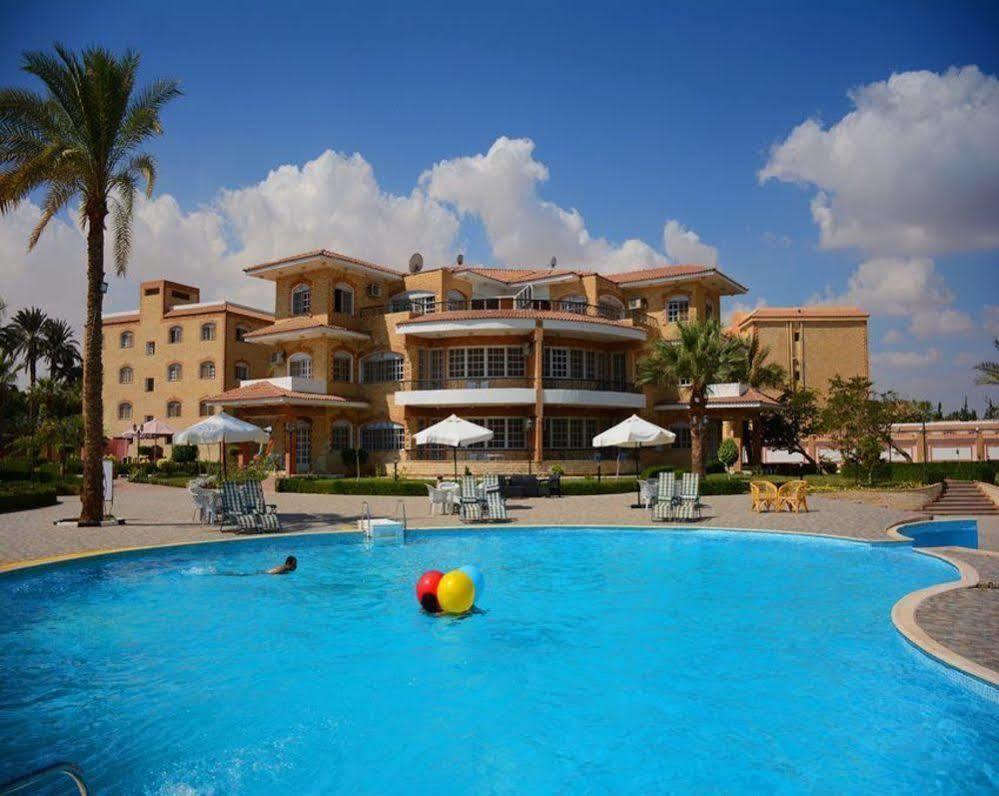 Tolip Inn Resort Fāʼid Bagian luar foto